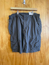 Load image into Gallery viewer, Size Large North Face Men&#39;s Shorts
