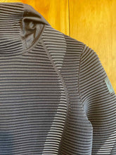 Load image into Gallery viewer, Size Medium Under Armour Black Women&#39;s Hoodie
