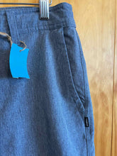 Load image into Gallery viewer, Size 32 O'neill Men's Shorts
