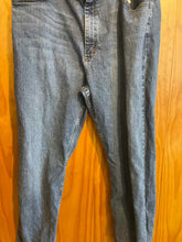 Load image into Gallery viewer, Size 40x32 Wrangler Men's Jeans
