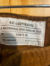 Load image into Gallery viewer, Size REI Men's Pants
