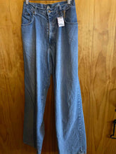 Load image into Gallery viewer, Size 36 Lucky Brand Blue Women's Jeans

