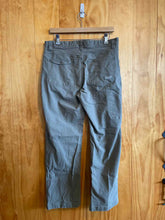 Load image into Gallery viewer, Size 32x30 Eddie Bauer Men&#39;s Pants
