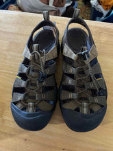 Load image into Gallery viewer, 8.5 Keen Men's Sandals
