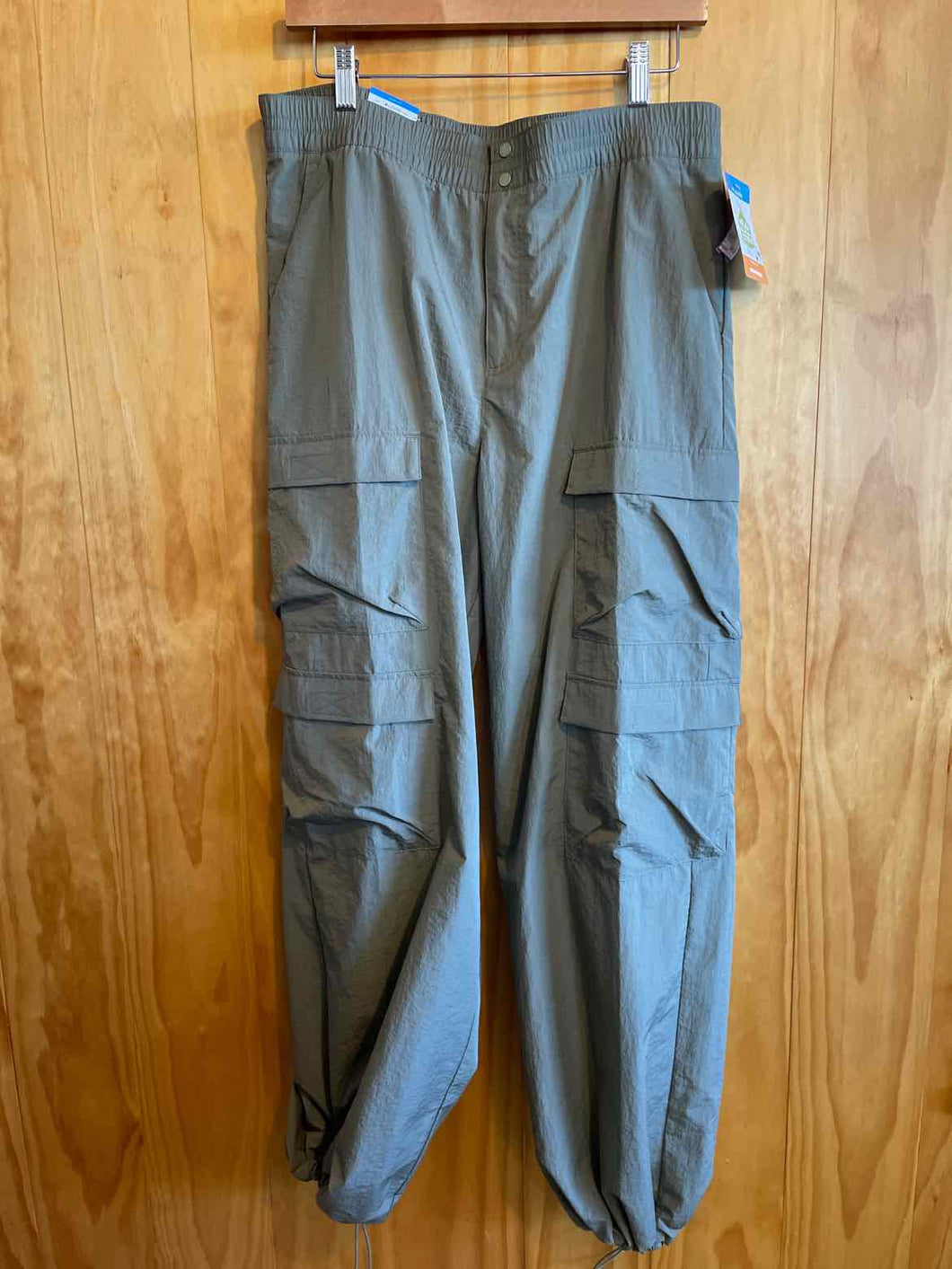 Size L Columbia Olive Women's Pants