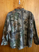 Load image into Gallery viewer, Winter Run Men's Long Sleeve Shirt
