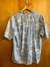 Load image into Gallery viewer, Size L Columbia Men's Short Sleeve Shirt
