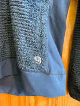 Load image into Gallery viewer, Size S Mountain Hardwear Green Women's Sweater &amp; Sweatshirt
