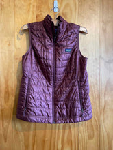 Load image into Gallery viewer, Size Medium Patagonia Mauve Women's Vest
