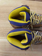 Load image into Gallery viewer, Shoe Size 7.5 Timberland Tan Hiking Boots

