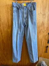 Load image into Gallery viewer, Size 36x34 Lee Men's Pants
