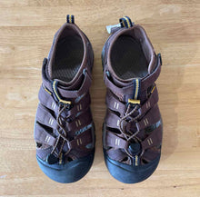 Load image into Gallery viewer, Women's Shoe Size 5 Keen Brown Sandals
