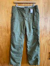 Load image into Gallery viewer, Size 12 Lands End Green Women's Pants

