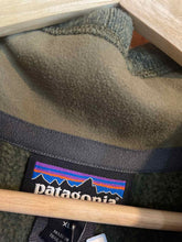 Load image into Gallery viewer, Size XL Patagonia Men&#39;s Sweater &amp; Sweatshirt

