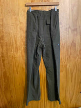 Load image into Gallery viewer, Size 42 Royal Robbins Men's Pants

