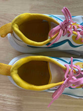 Load image into Gallery viewer, Women&#39;s Shoe Size 9.5 Cole Hann White Running Shoes
