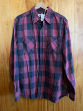 Load image into Gallery viewer, Size Medium Weatherproof Men's Flannel
