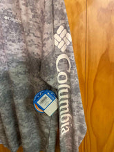 Load image into Gallery viewer, Size L Columbia Men&#39;s Long Sleeve Shirt
