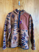 Load image into Gallery viewer, Size Medium Mountain and Isles Men's Fleece
