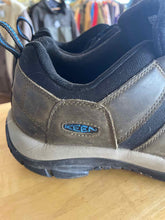 Load image into Gallery viewer, 13 Keen Men&#39;s Shoes
