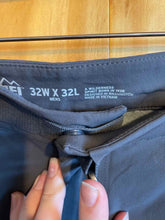 Load image into Gallery viewer, Size REI Men's Hiking Pants

