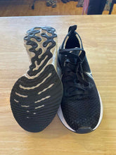 Load image into Gallery viewer, Shoe Size 7.5 Nike Black Running Shoes
