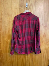 Load image into Gallery viewer, Size L Duluth Trading Co. Red Women&#39;s Flannel
