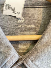 Load image into Gallery viewer, Size Large All in Motion Men's Short Sleeve Shirt
