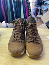 Load image into Gallery viewer, Women's Shoe Size 10 Forsake Brown Boots
