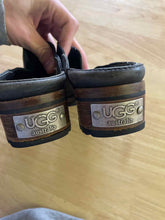 Load image into Gallery viewer, Shoe Size 7 UGG Grey Shoes
