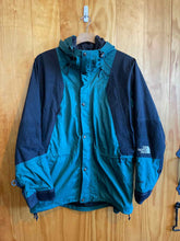 Load image into Gallery viewer, Size Large The North Face Men's Rain Jacket
