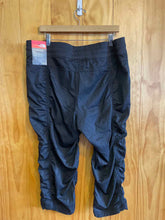 Load image into Gallery viewer, Size XXL The North Face Black Women&#39;s Capris
