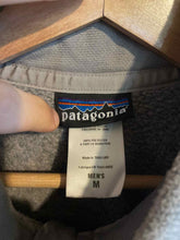 Load image into Gallery viewer, Size M Patagonia Men's Sweater &amp; Sweatshirt
