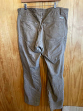 Load image into Gallery viewer, Size 38 Livsn Men's Hiking Pants
