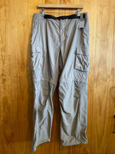 Load image into Gallery viewer, Size Medium Mountain Hardwear Men's Hiking Pants
