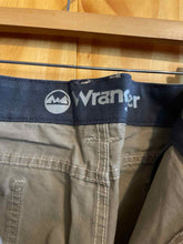 Load image into Gallery viewer, Size 38x30 Wrangler Men's Pants
