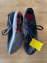 Load image into Gallery viewer, Women&#39;s Shoe Size 7.5 Saucony Black Cleats
