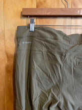 Load image into Gallery viewer, Size 10 Columbia Olive Women&#39;s Hiking Pants
