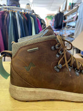 Load image into Gallery viewer, Women's Shoe Size 10 Forsake Brown Boots
