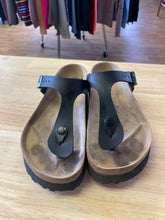 Load image into Gallery viewer, Shoe Size 39 Papillio Black Sandals
