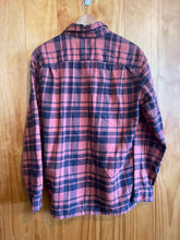 Load image into Gallery viewer, Size M Patagonia Men's Long Sleeve Shirt

