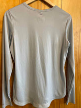 Load image into Gallery viewer, Size M Columbia Men's Long Sleeve Shirt

