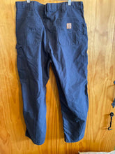Load image into Gallery viewer, Size 40 Carhartt Men's Pants
