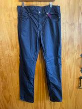 Load image into Gallery viewer, Size 36 Oakley Men&#39;s Pants
