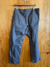 Load image into Gallery viewer, Size 38x30 Kuhl Men&#39;s Pants
