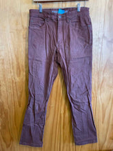 Load image into Gallery viewer, Size 32X34 Duluth Trading Men's Pants
