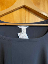 Load image into Gallery viewer, Size M Athleta Grey Women&#39;s Long Sleeve Shirt
