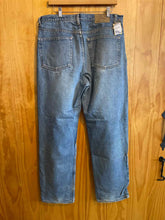 Load image into Gallery viewer, Size 36x32 Eddie Bauer Men&#39;s Jeans

