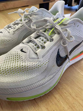 Load image into Gallery viewer, 11.5 Nike Men's Shoes

