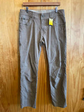 Load image into Gallery viewer, Size 35 Kuhl Men's Pants
